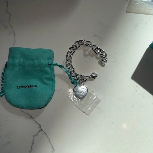 Tiffany & Co. Silver Heart Tag Bracelet - Picture 4 of 4